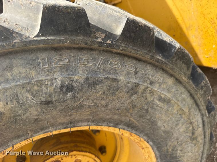 image for item FB7325 2004 John Deere 310SG backhoe