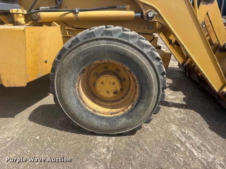 image for item FB7325 2004 John Deere 310SG backhoe