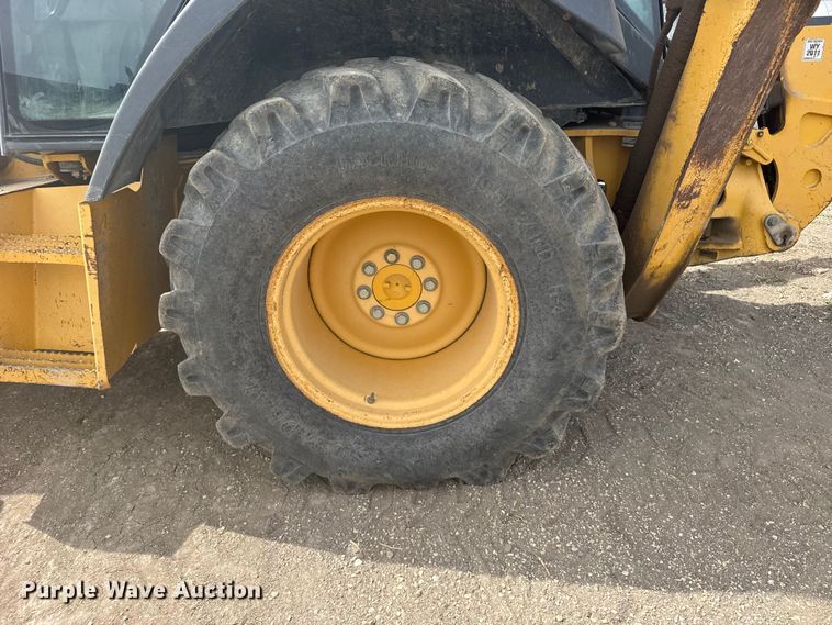 image for item FB7325 2004 John Deere 310SG backhoe