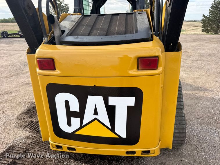image for item FB7361 2011 Caterpillar 259B3 tracked skid steer loader