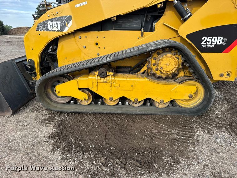image for item FB7361 2011 Caterpillar 259B3 tracked skid steer loader