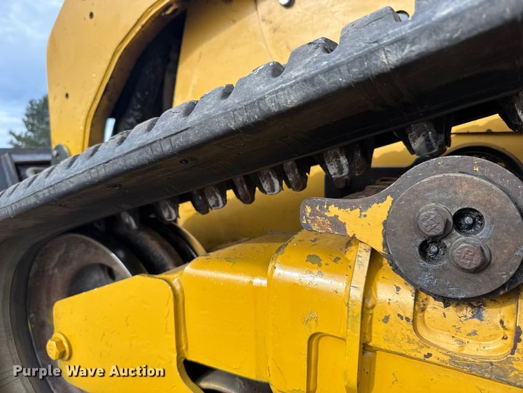 image for item FB7361 2011 Caterpillar 259B3 tracked skid steer loader