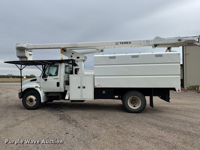 image for item FB7366 2009 International 4300 forestry bucket truck