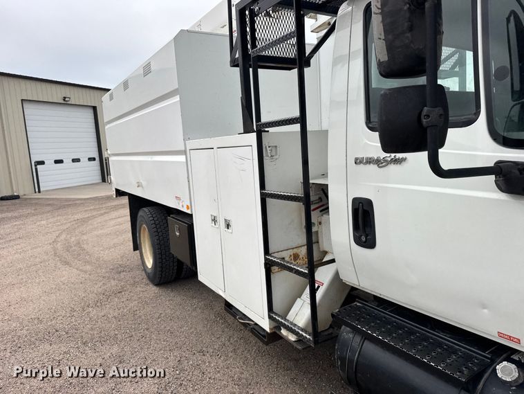 image for item FB7366 2009 International 4300 forestry bucket truck