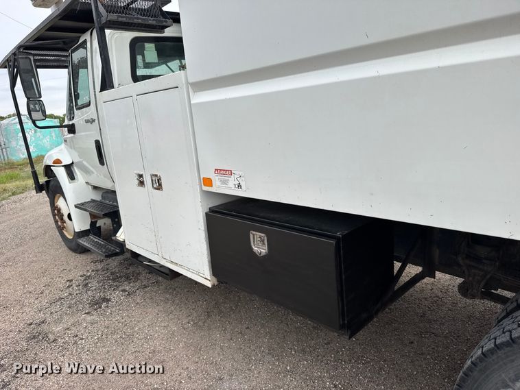 image for item FB7366 2009 International 4300 forestry bucket truck
