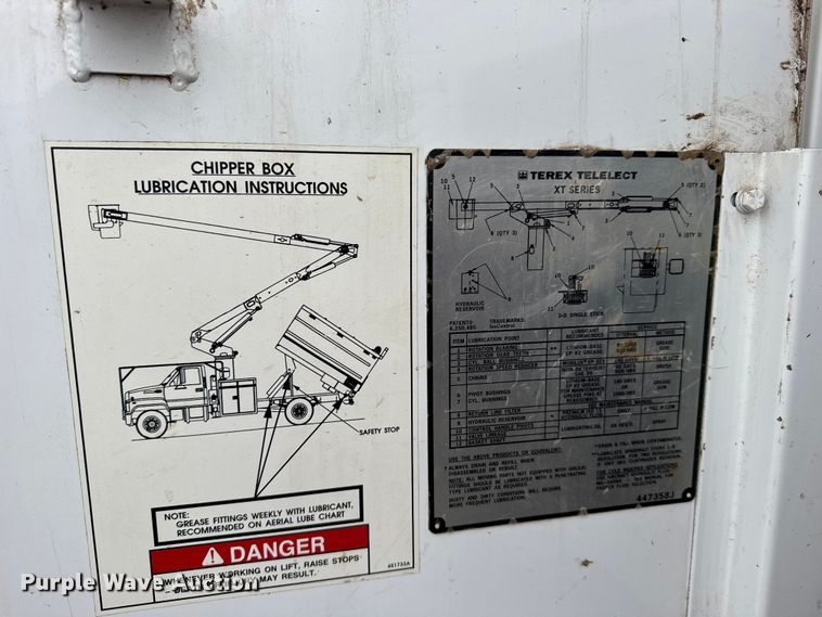 image for item FB7366 2009 International 4300 forestry bucket truck