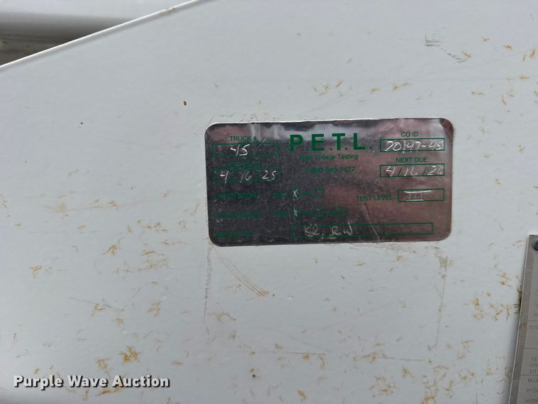 image for item FB7366 2009 International 4300 forestry bucket truck