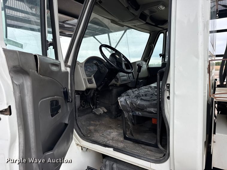 image for item FB7366 2009 International 4300 forestry bucket truck