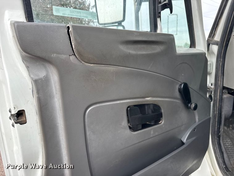 image for item FB7366 2009 International 4300 forestry bucket truck
