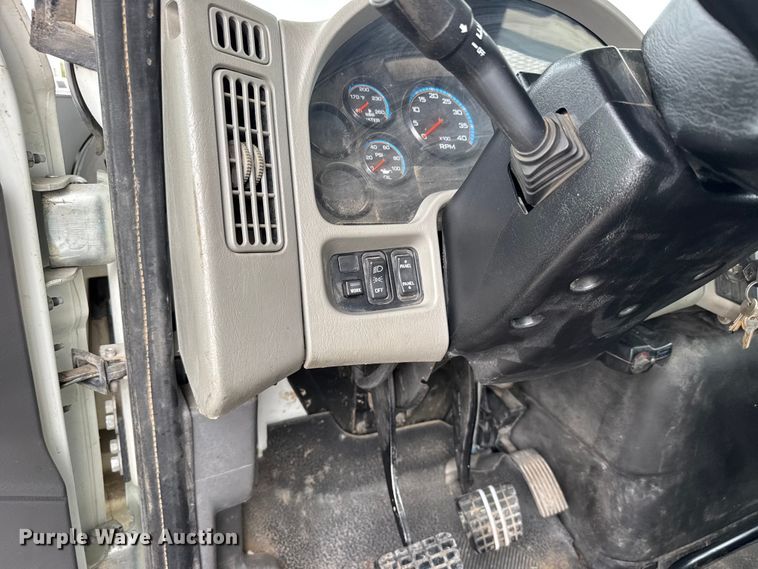 image for item FB7366 2009 International 4300 forestry bucket truck