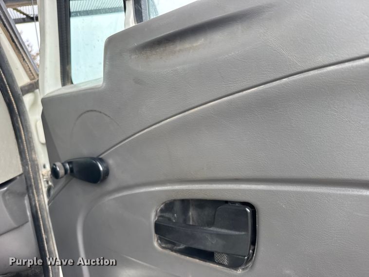 image for item FB7366 2009 International 4300 forestry bucket truck