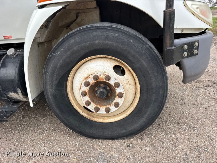 image for item FB7366 2009 International 4300 forestry bucket truck