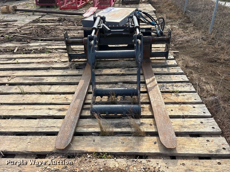 image for item FB8124 AMI Attachments B0500 grapple forks