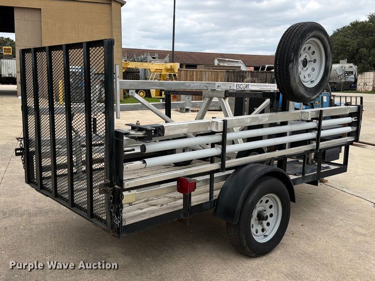 image for item FB8141 Wahoo Innovations PoleDancer light pole setting trailer