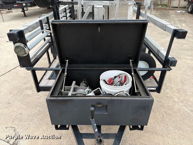 image for item FB8141 Wahoo Innovations PoleDancer light pole setting trailer