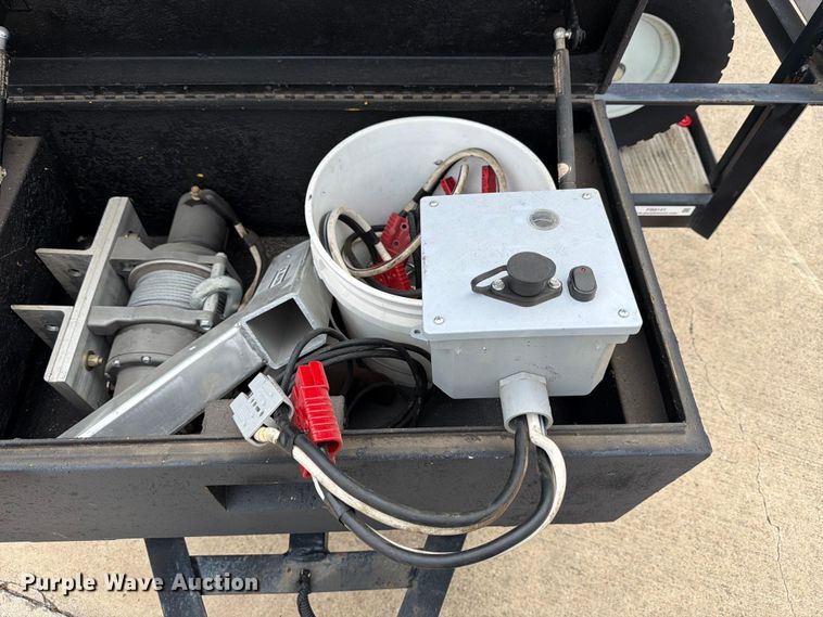image for item FB8141 Wahoo Innovations PoleDancer light pole setting trailer