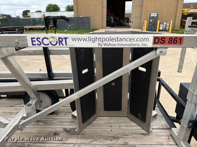 image for item FB8141 Wahoo Innovations PoleDancer light pole setting trailer