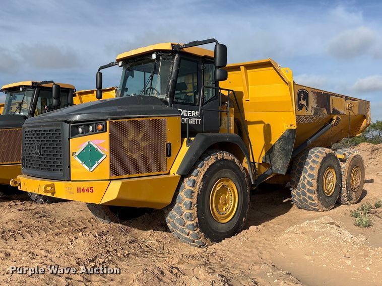 Photo of a 2020 John Deere 460E