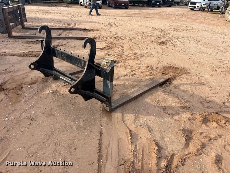 image for item FC2246 John Deere forks