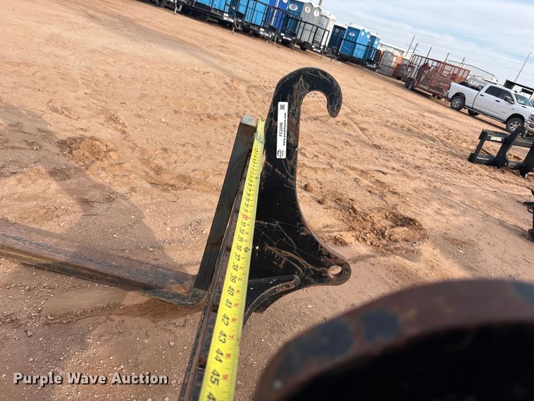 image for item FC2246 John Deere forks