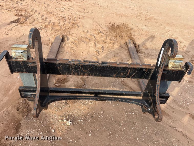 image for item FC2246 John Deere forks