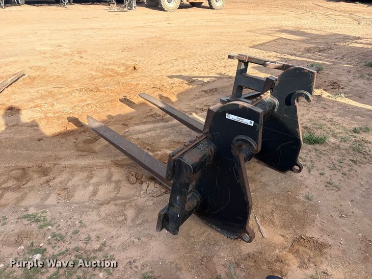 image for item FC2247 Loader forks