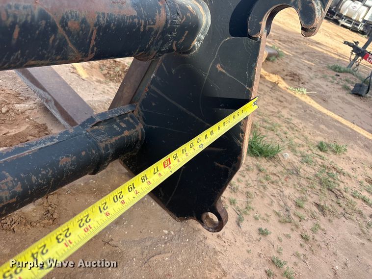image for item FC2247 Loader forks