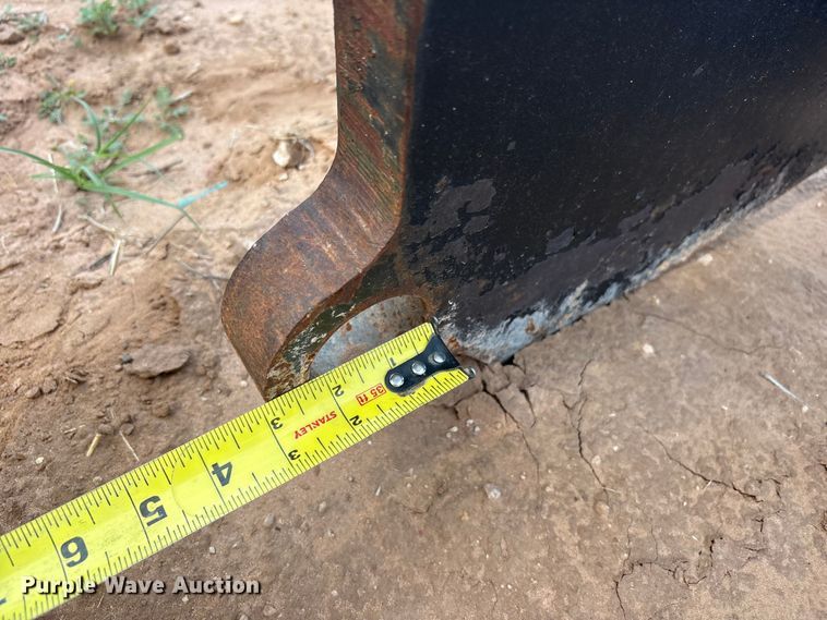 image for item FC2247 Loader forks