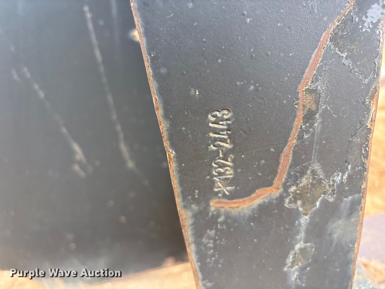 image for item FC2247 Loader forks