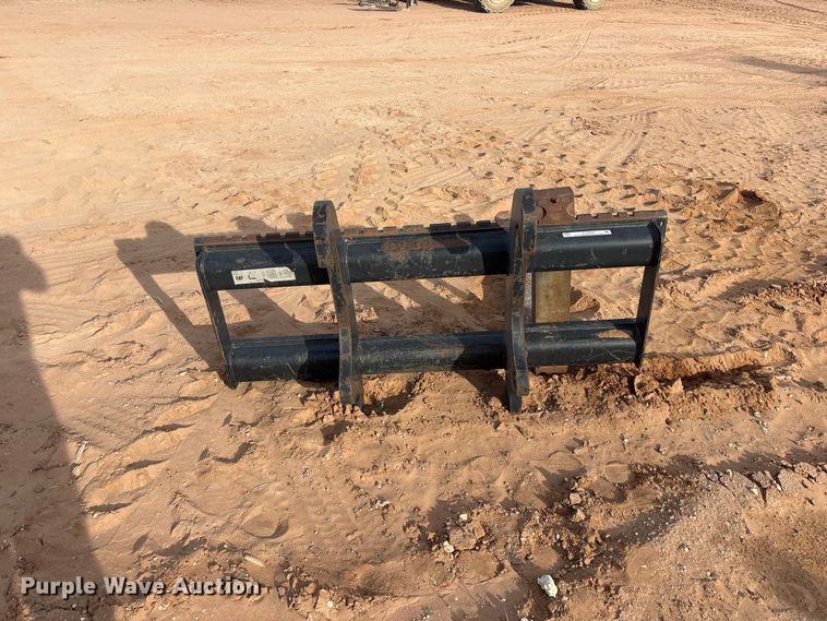 image for item FC2249 Caterpillar 6W-8832 forks