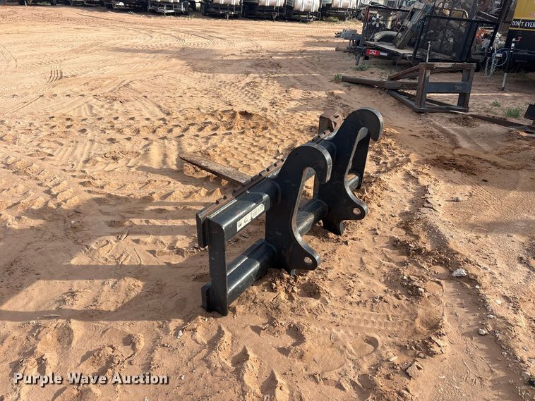 image for item FC2249 Caterpillar 6W-8832 forks