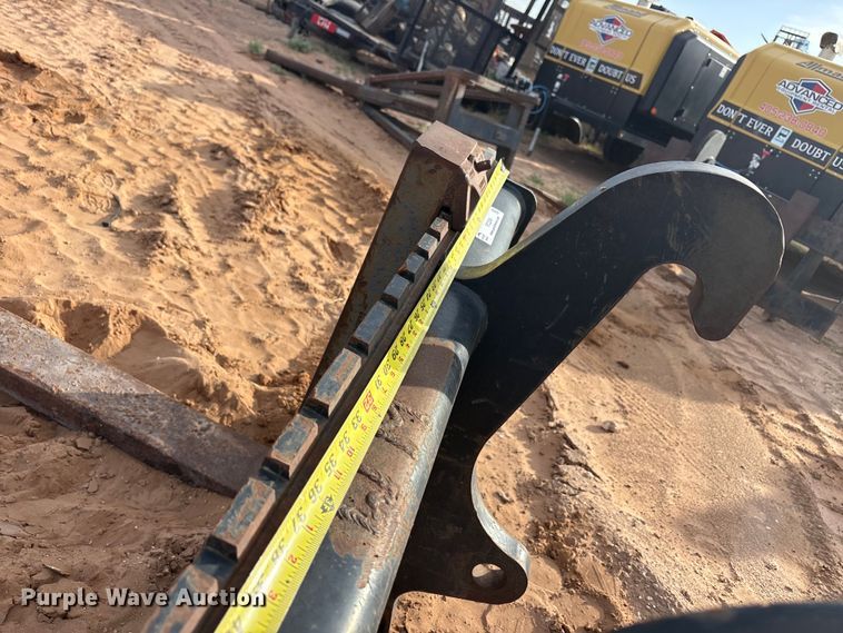 image for item FC2249 Caterpillar 6W-8832 forks