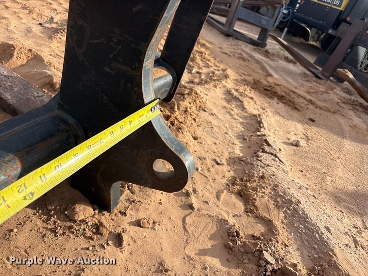 image for item FC2249 Caterpillar 6W-8832 forks