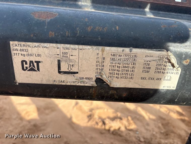 image for item FC2249 Caterpillar 6W-8832 forks