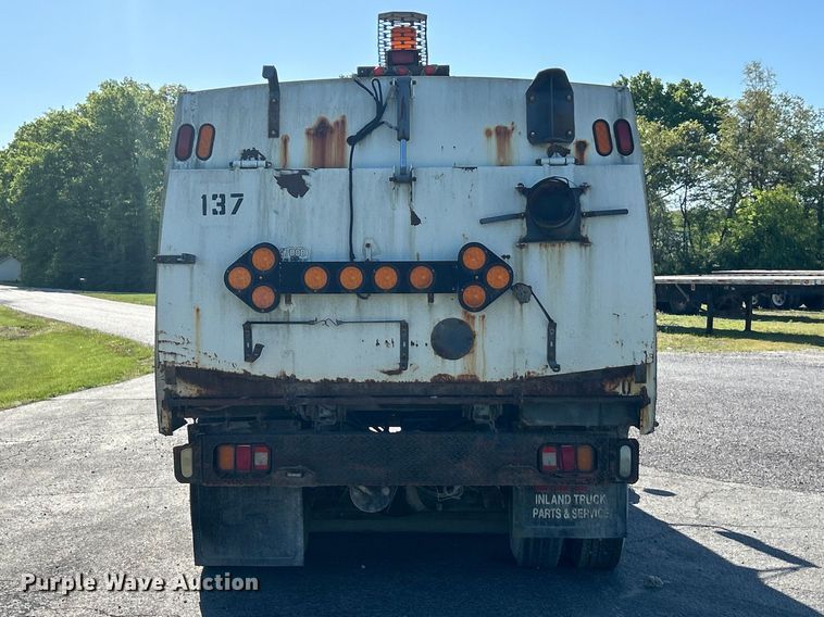 image for item FC2518 2005 International 4200 street sweeper truck