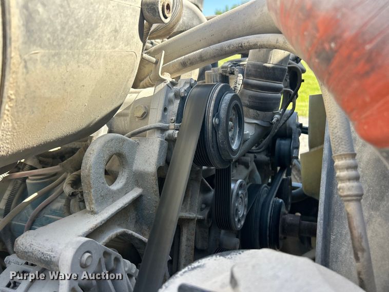 image for item FC2518 2005 International 4200 street sweeper truck