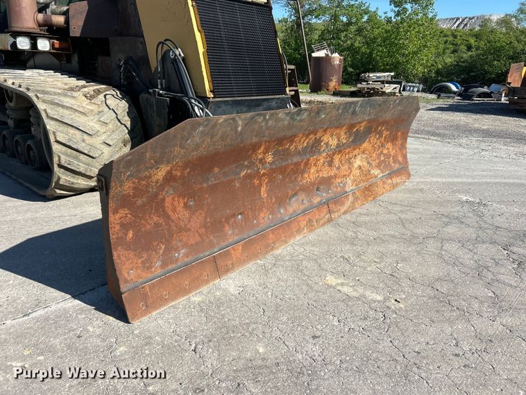 image for item FC2520 1995 Caterpillar Challenger DV87 tractor