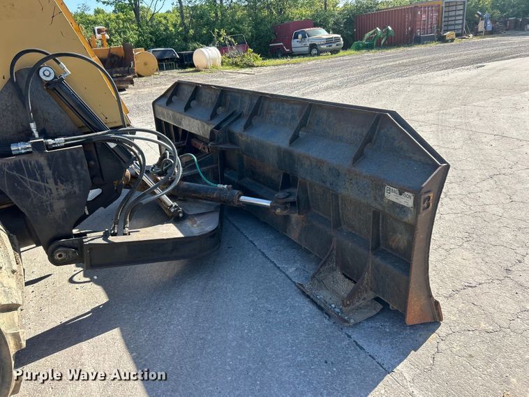 image for item FC2520 1995 Caterpillar Challenger DV87 tractor