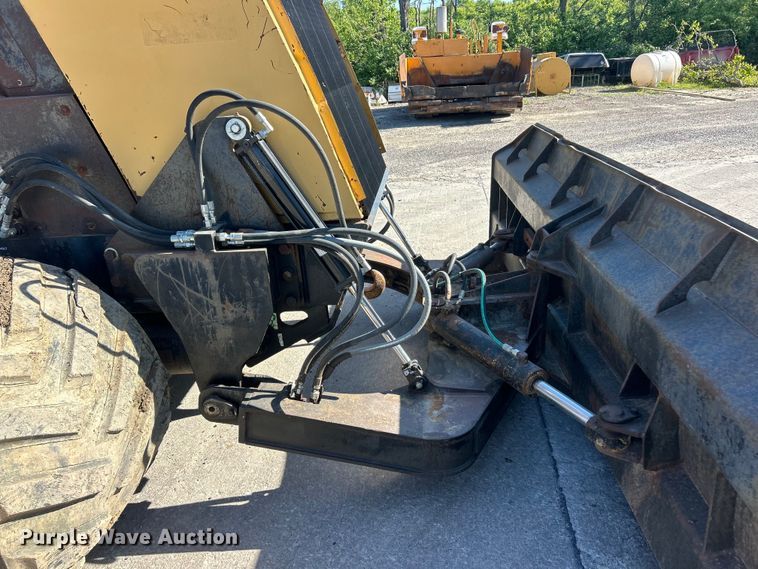 image for item FC2520 1995 Caterpillar Challenger DV87 tractor