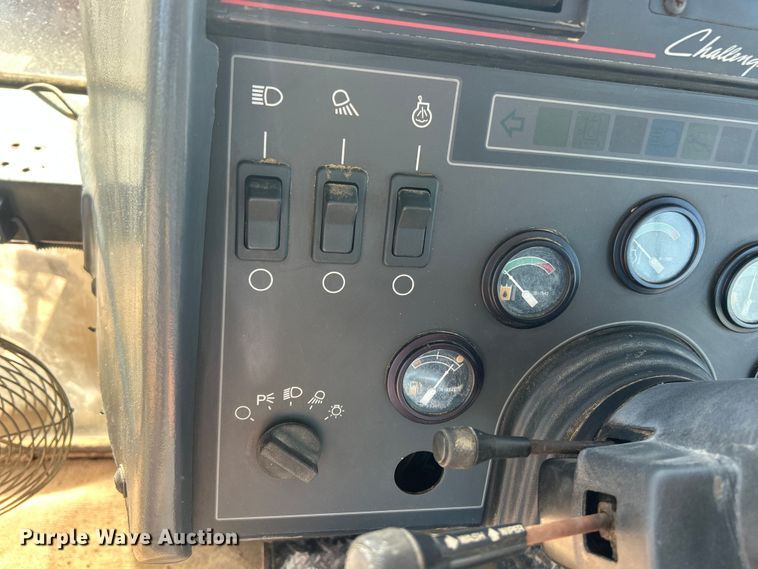 image for item FC2520 1995 Caterpillar Challenger DV87 tractor
