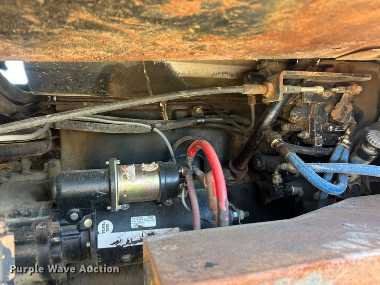 image for item FC2520 1995 Caterpillar Challenger DV87 tractor