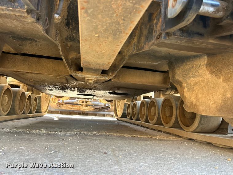 image for item FC2520 1995 Caterpillar Challenger DV87 tractor