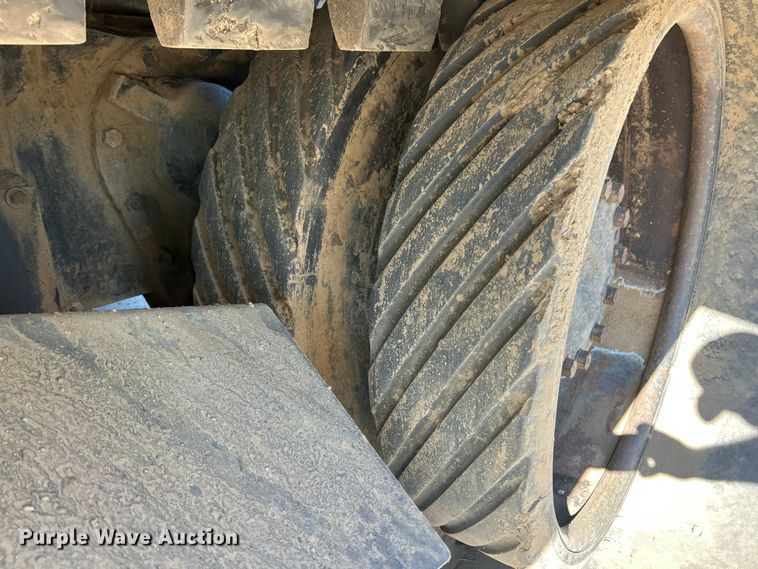 image for item FC2520 1995 Caterpillar Challenger DV87 tractor