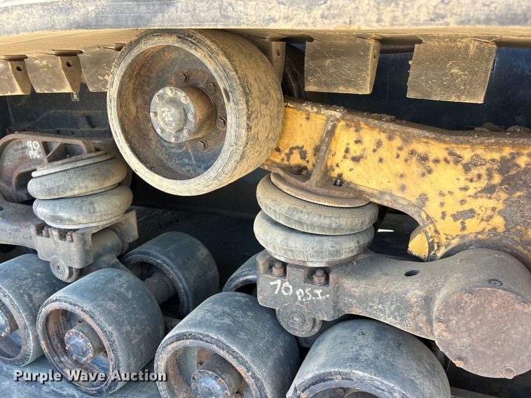 image for item FC2520 1995 Caterpillar Challenger DV87 tractor