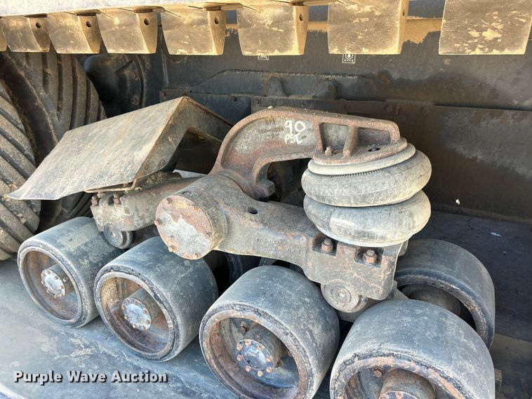 image for item FC2520 1995 Caterpillar Challenger DV87 tractor