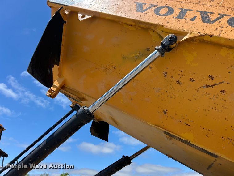 image for item FC2524 2005 Volvo A40D articulated haul truck
