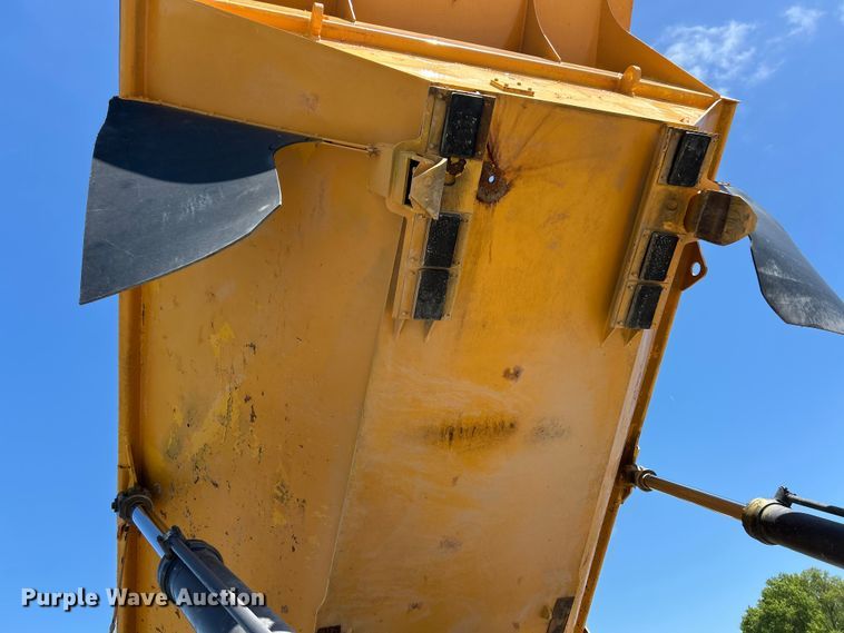 image for item FC2524 2005 Volvo A40D articulated haul truck