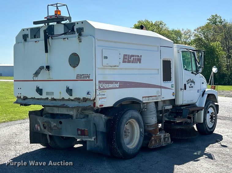 image for item FC2526 2005 Freightliner FL70 street sweeper truck
