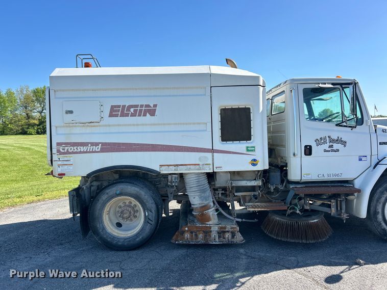 image for item FC2526 2005 Freightliner FL70 street sweeper truck