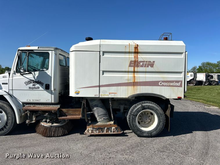 image for item FC2526 2005 Freightliner FL70 street sweeper truck